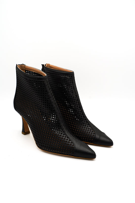 Noa A. Tronchetti Romy Nero